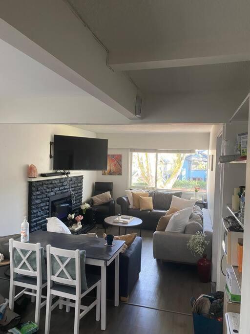 4 Bedroom Upper Level Kits Home Vancouver Eksteriør billede