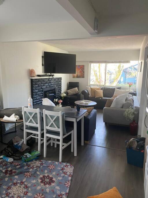 4 Bedroom Upper Level Kits Home Vancouver Eksteriør billede